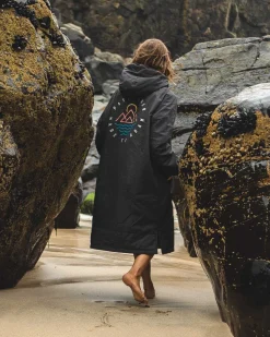 Escapism Recycled Towel Lined Changing Robe