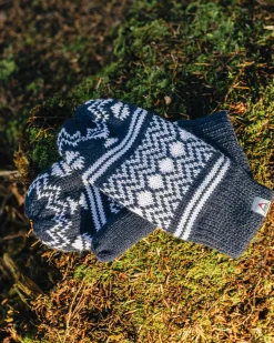 Powder Fleece Lined Recycled Acrylic Mittens